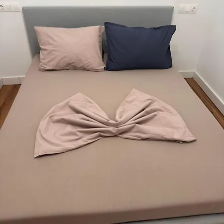 Cozy With Garden& Bbq Near The Sea 度假居 *