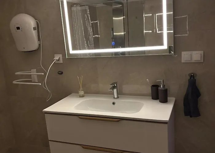 Cozy With Garden& Bbq Near The Sea 度假居